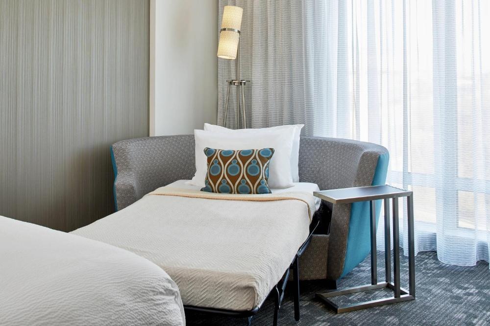 Courtyard Baltimore Downtown/McHenry Row